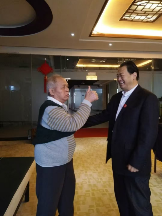 银针点顽疾 妙手定乾坤 著名中医——朱熙南