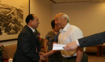 有病不算灾难,真正的灾难是找不对医生杨忠雅 药医有缘人,有缘千里来相会,无缘对面不相知