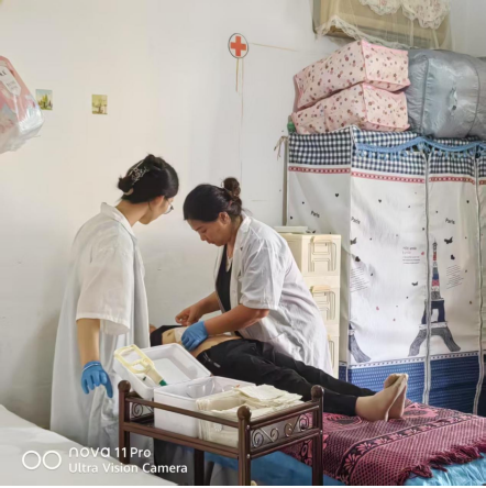 热血铸军魂  共筑中国梦 唐建华医疗团队祖传带药火针，数字赋能中医未来