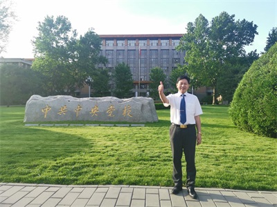 李乘伊院长荣获抗站胜利80周年大阅兵中医楷模人物
