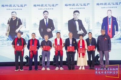 砥砺奋进七十载，诚信铸就石油梦 ——记巴东县红鹰成品油有限公司董事长肖显盛