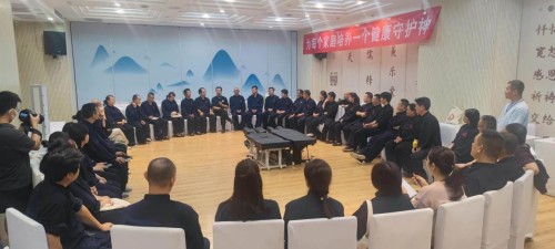 把身体交给生命，把生命交给时间。 ——太素疗法创始人赵倬